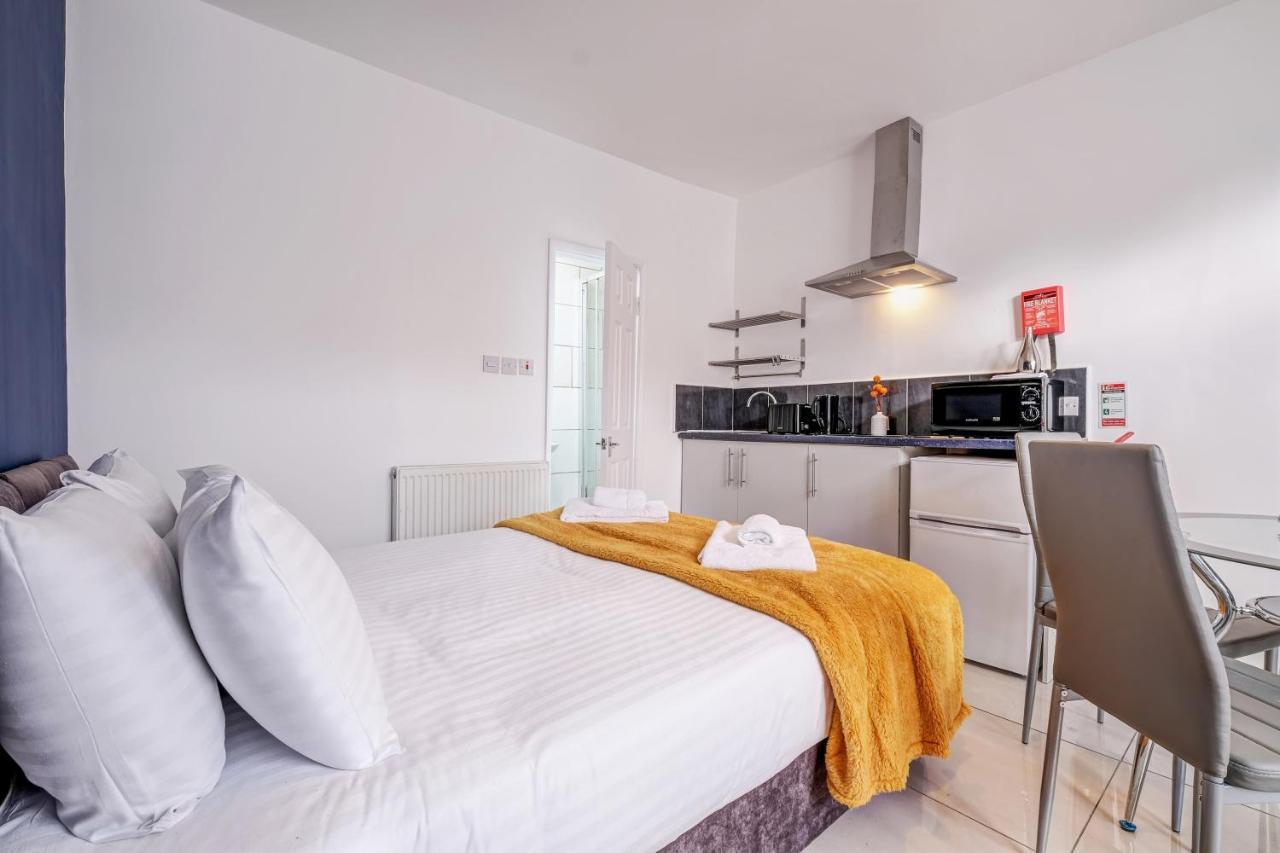 Fernbank Rooms Sudbury Hill, Harrow, Self-Contained Studios With En-Suite Harrow on the Hill Exterior foto