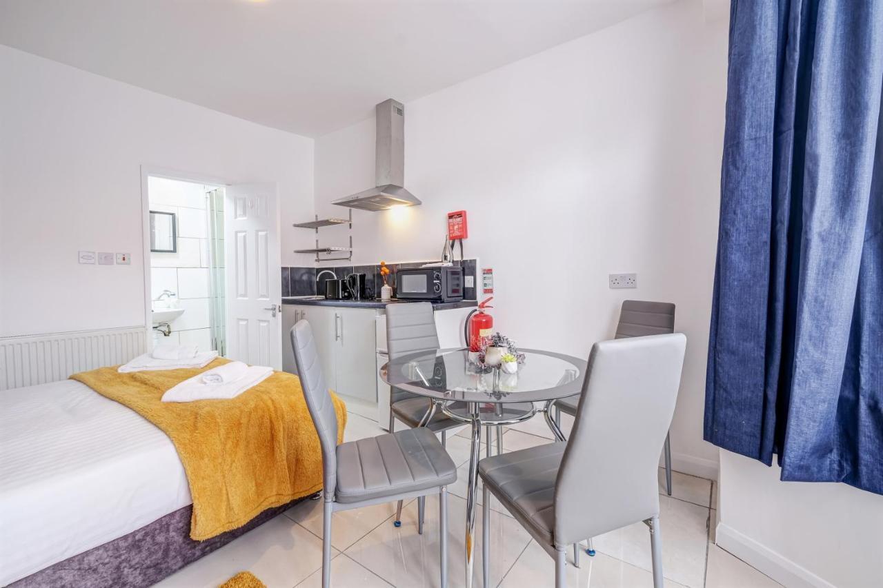 Fernbank Rooms Sudbury Hill, Harrow, Self-Contained Studios With En-Suite Harrow on the Hill Exterior foto