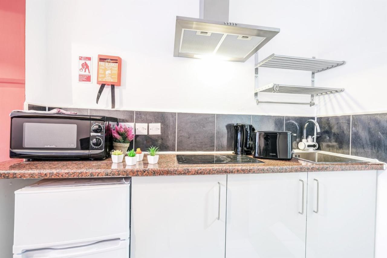 Fernbank Rooms Sudbury Hill, Harrow, Self-Contained Studios With En-Suite Harrow on the Hill Exterior foto