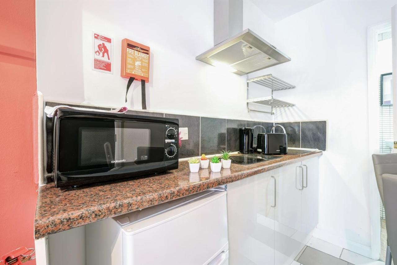 Fernbank Rooms Sudbury Hill, Harrow, Self-Contained Studios With En-Suite Harrow on the Hill Exterior foto