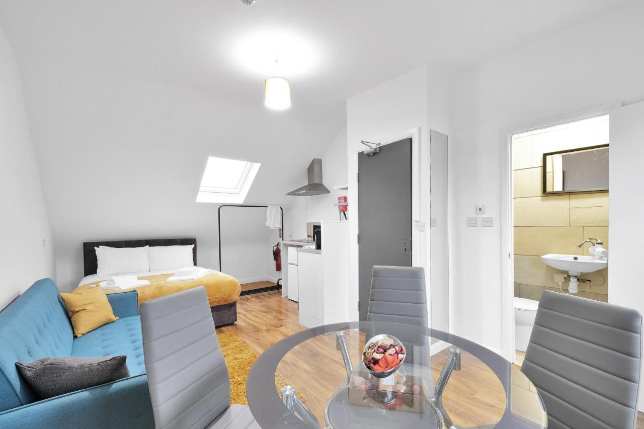 Fernbank Rooms Sudbury Hill, Harrow, Self-Contained Studios With En-Suite Harrow on the Hill Exterior foto